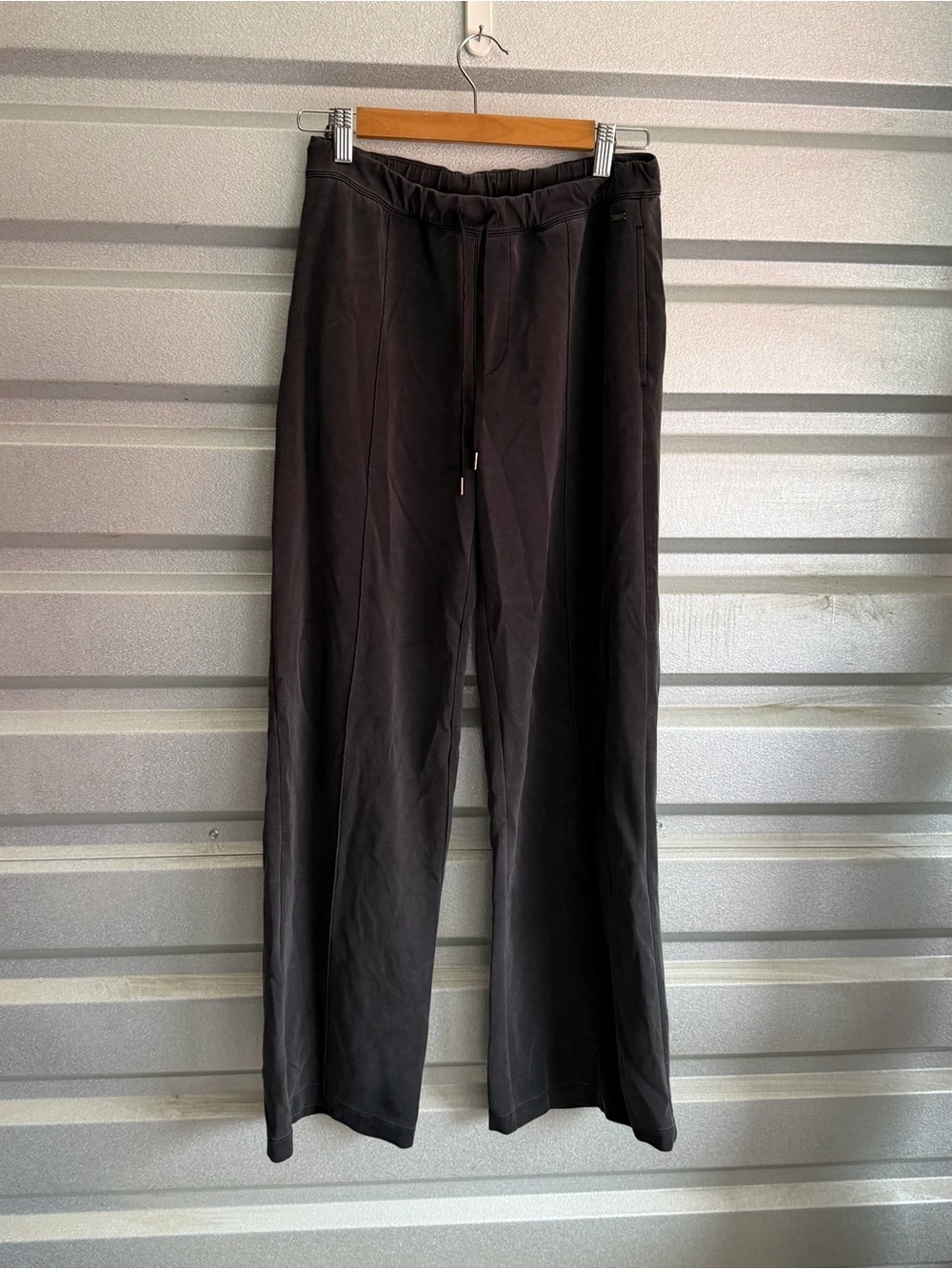 Vuori Halo Essential Wideleg Pant